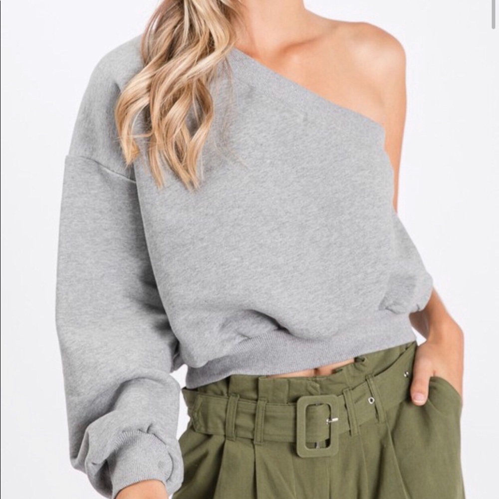 One sleeve sweatshirt